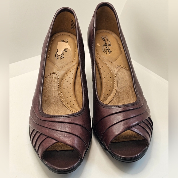 Strictly Comfort Burgundy Heels Peep Toe Size 8 - Picture 5 of 11
